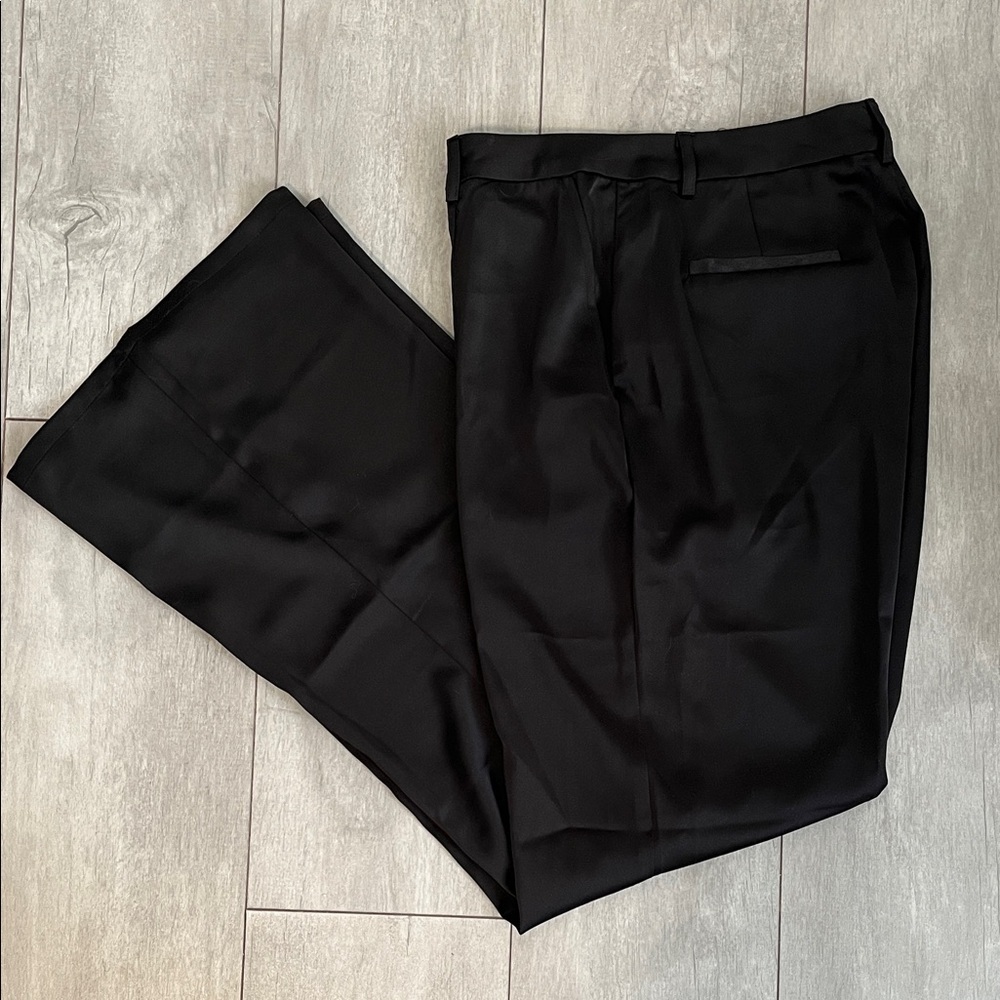 M.N.I Los Angeles NWOT Black Front Seam Flared Satin Pants, Size L